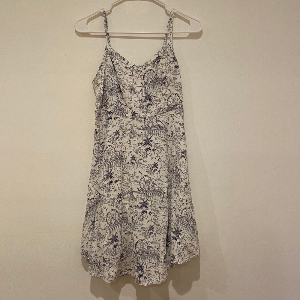 ✨BOGO✨ Old Navy Athens Print Navy/White Dress, M